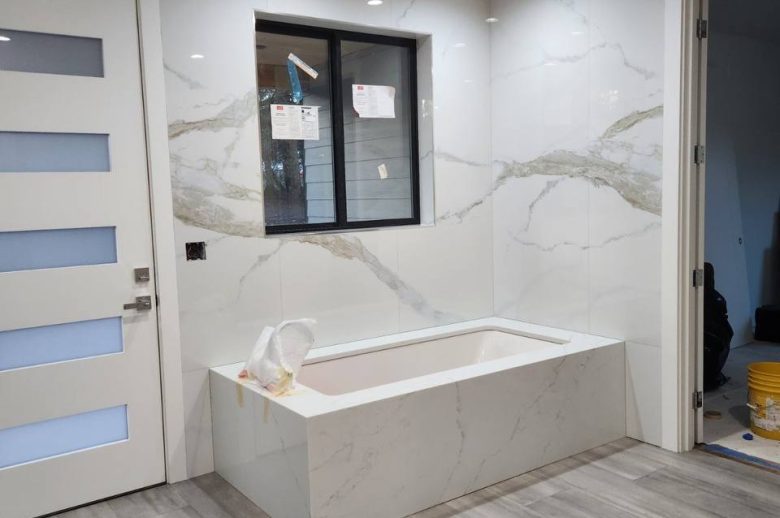 Bathroom after renovation – elegant design with modern fixtures and finishes.